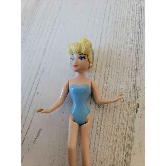 Mattel 2009 Cinderella mini doll Disney toy figure - Picture 2 of 4